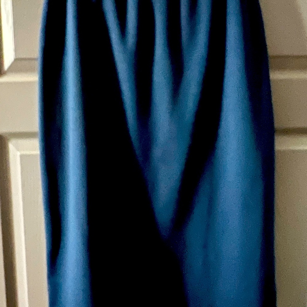 Navy lined midi skirt.